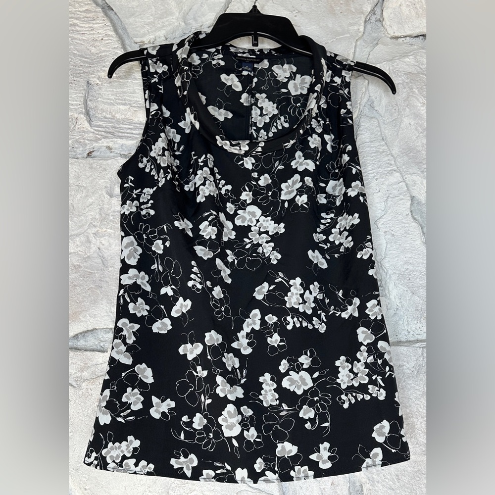 Banana Republic | Women’s Black & White Floral Sleeveless Blouse, Size S